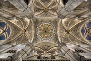 ドームとアーチ型天井、Certosa di Pavia、ロンバルディア州、イタリアの金庫室のビュー 作： Unknown
